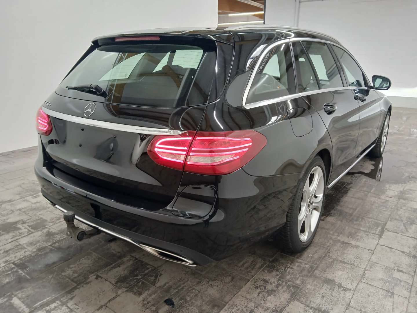 Mercedes-Benz C 350 e T 7G-TRONIC Avantgarde photo