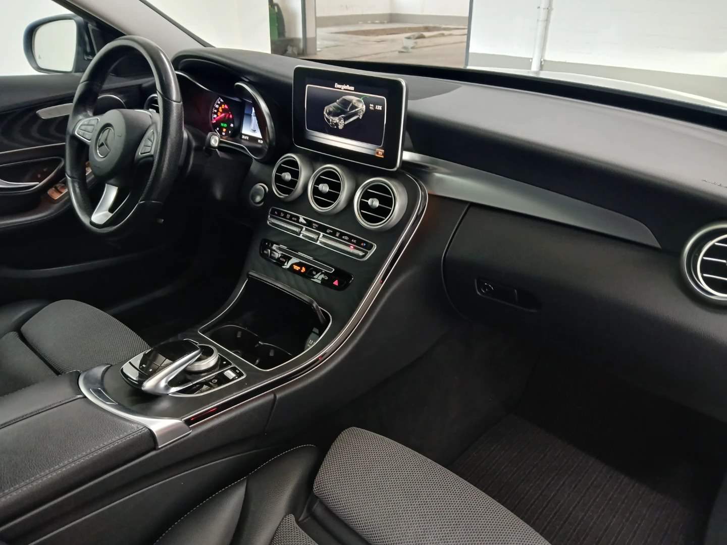 Mercedes-Benz C 350 e T 7G-TRONIC Avantgarde photo