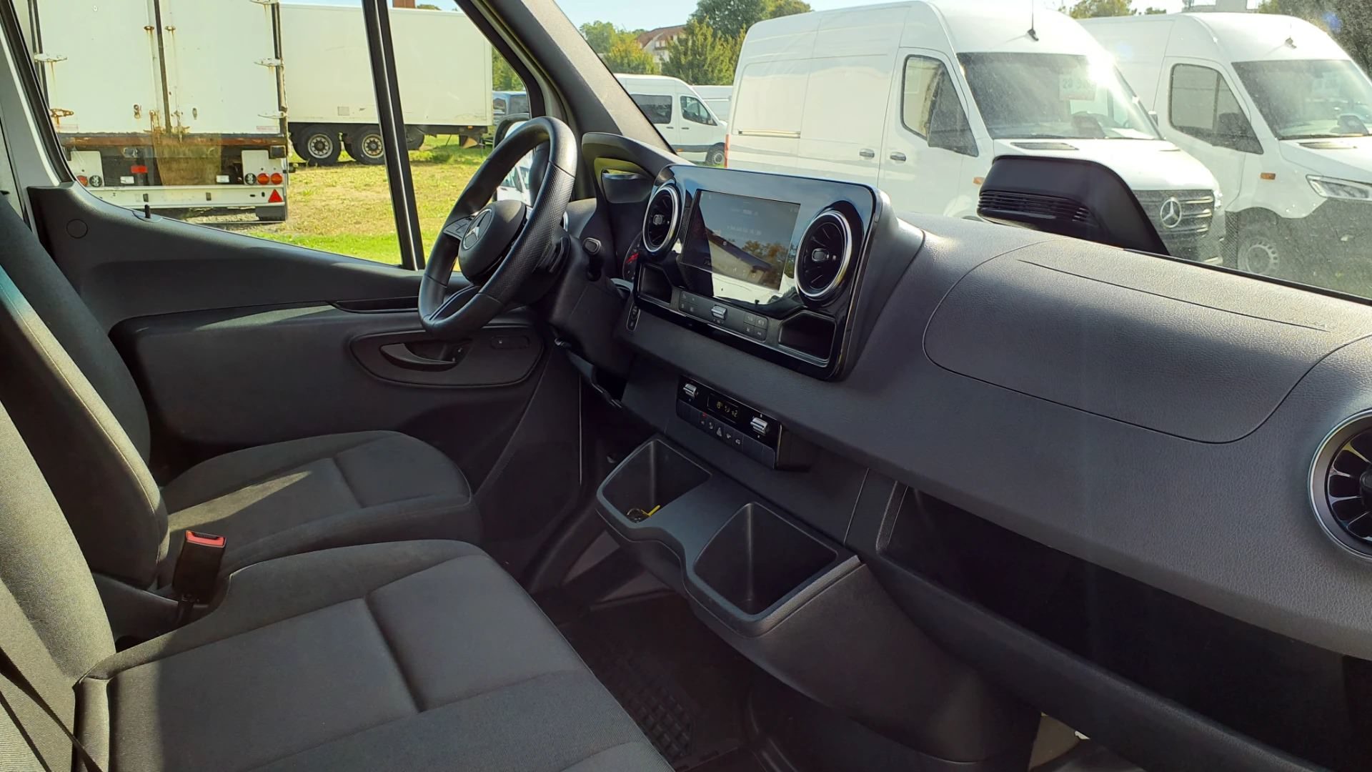 Mercedes-Benz Sprinter Hochraum-Kasten 317 CDI RWD Automatik photo