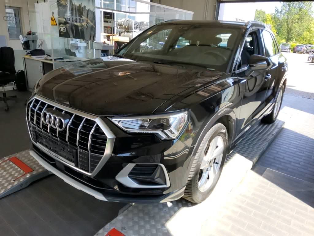 Audi Audi Q3 advanced 1.5 35 electric/TFSI 110kW 7-Gang S tronic 4 Türen UVP: 52.126 €