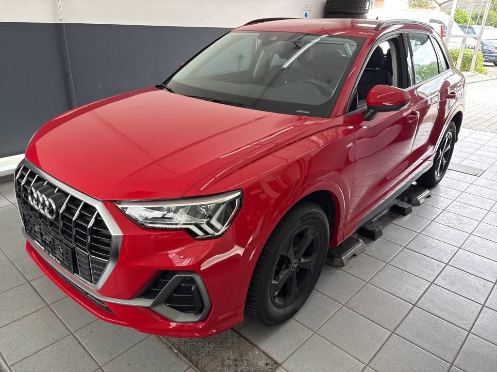Audi Audi Q3 S line 2.0 35 TDI 110kW 6-Gang 4 Türen UVP: 54.418 €