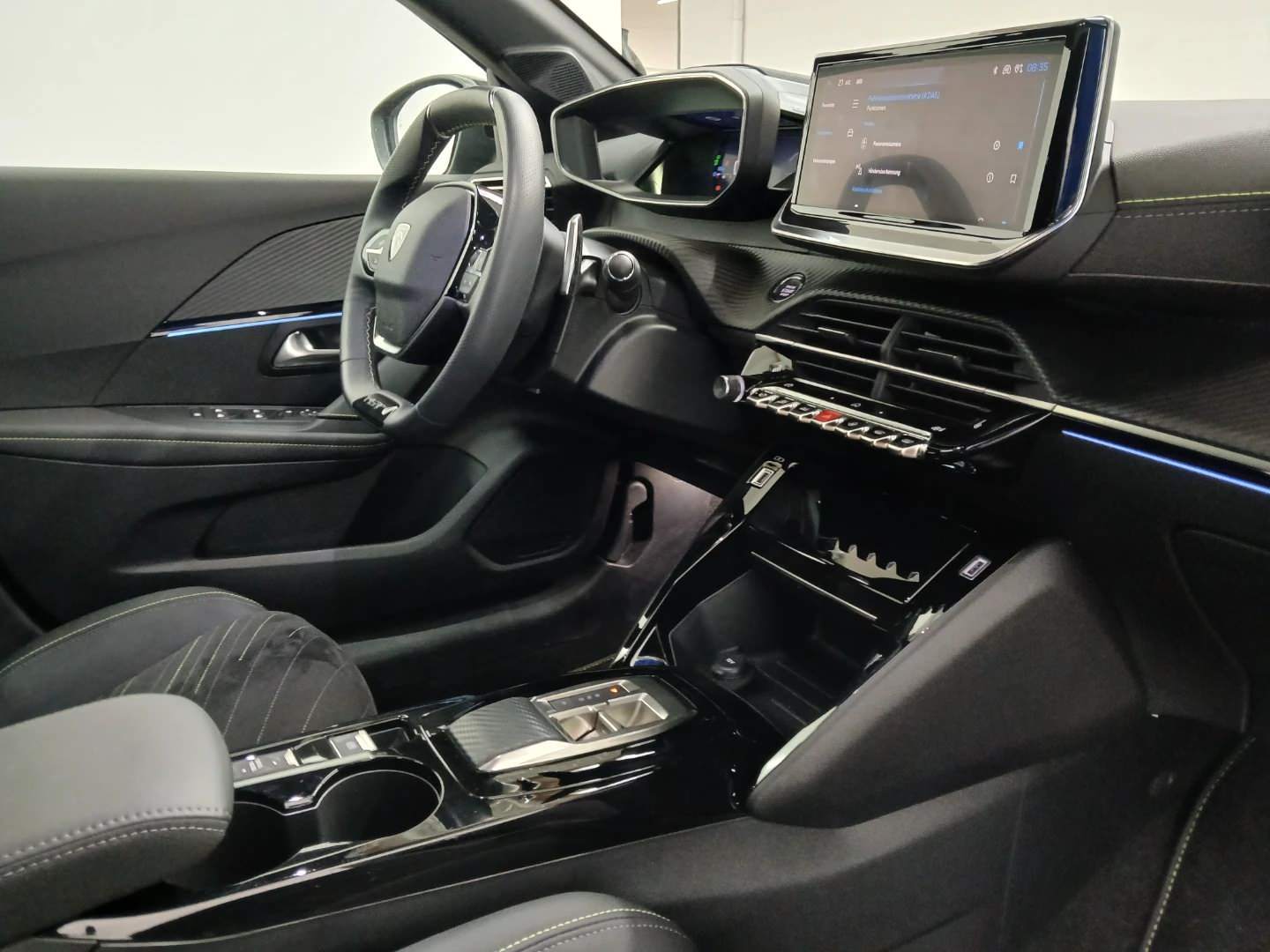 Peugeot 208 GT Hybrid 136 e-DSC6 photo
