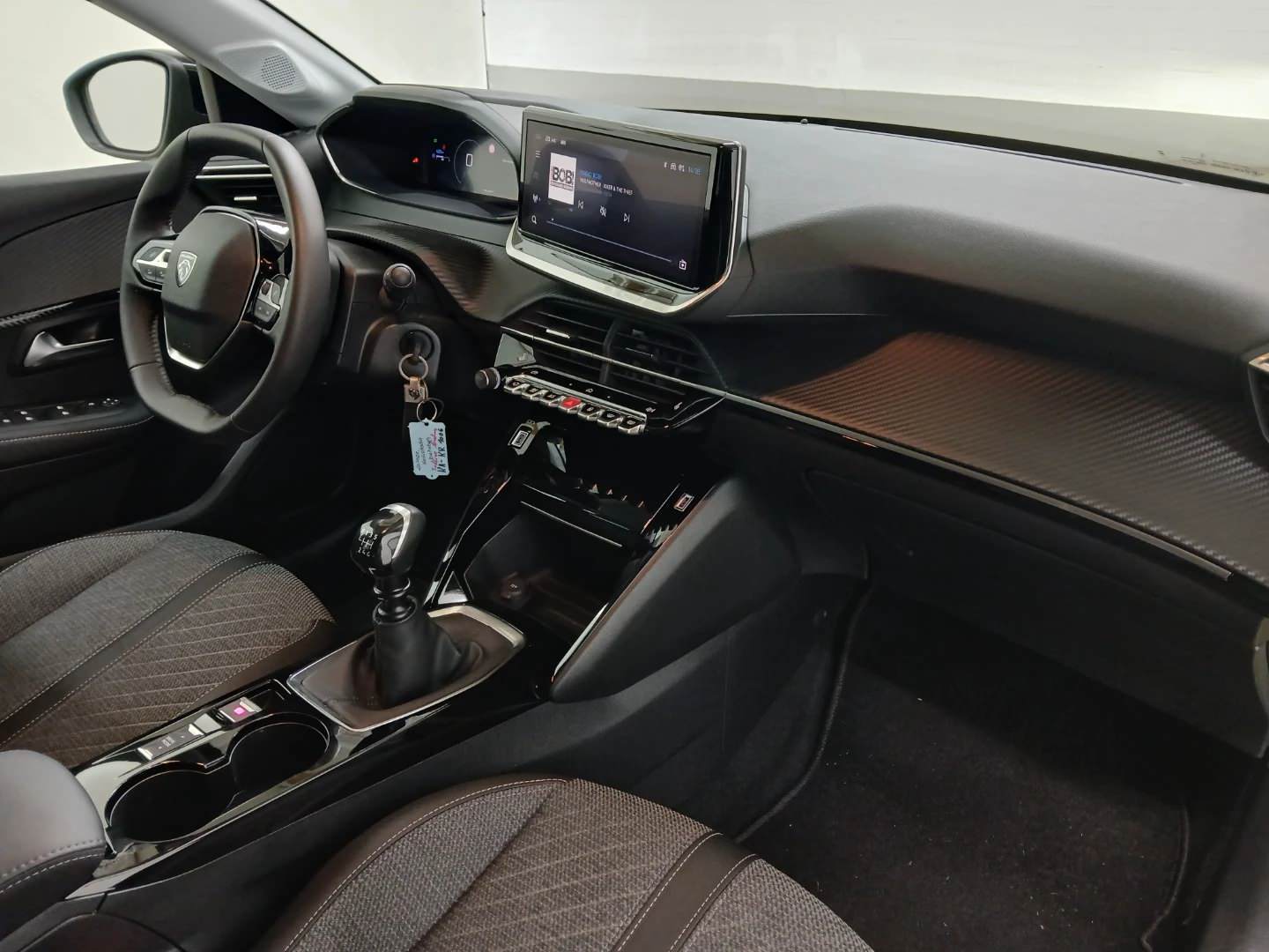 Peugeot 208 1,2 PureTech Allure photo