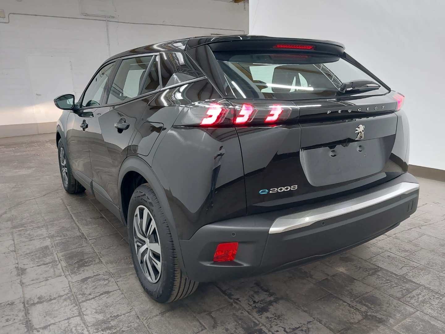 Peugeot e-2008 Active photo