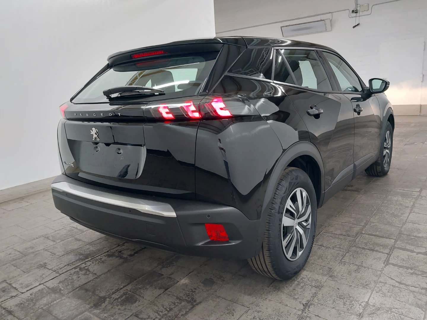 Peugeot e-2008 Active photo