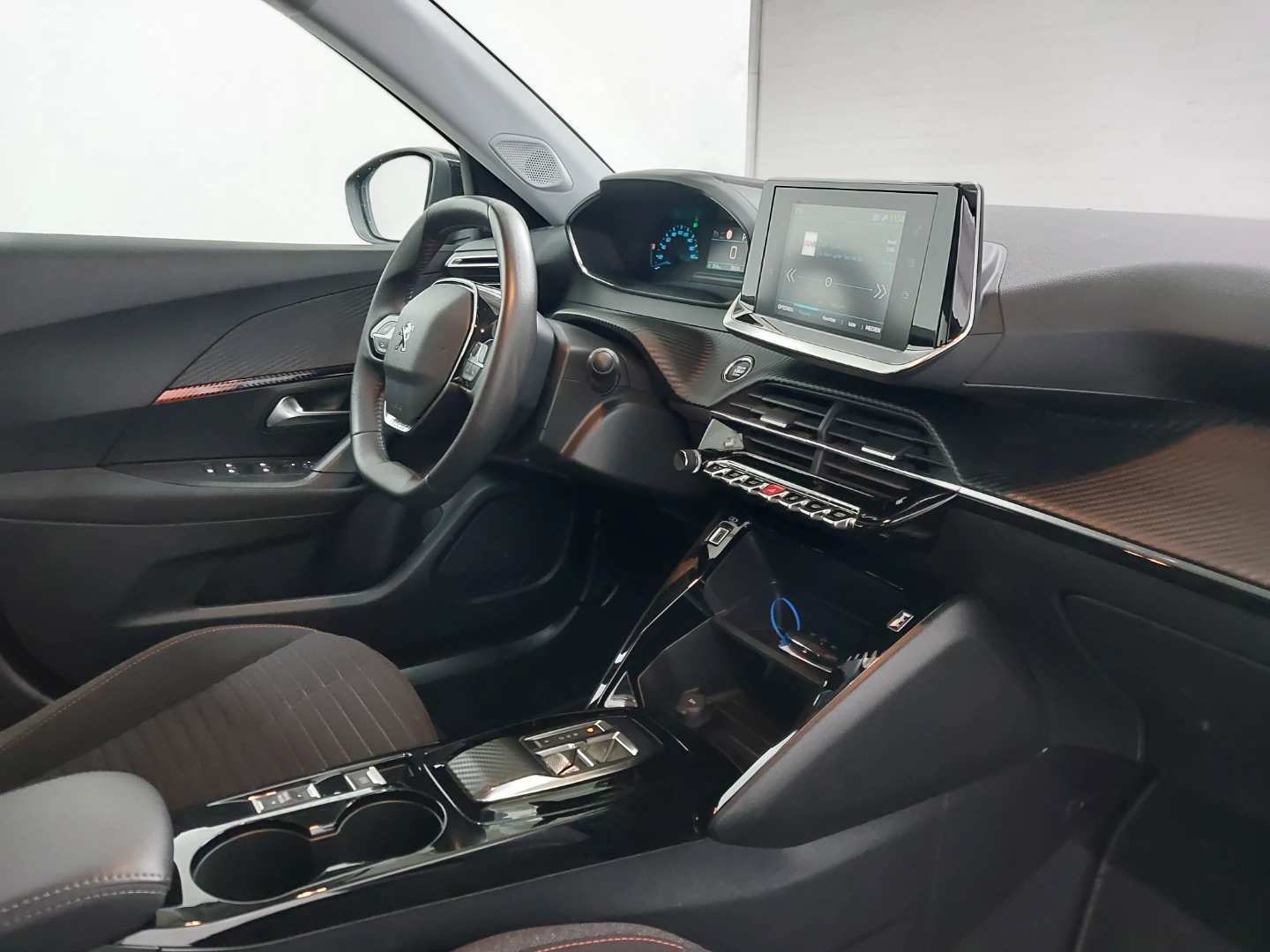 Peugeot e-2008 Active photo