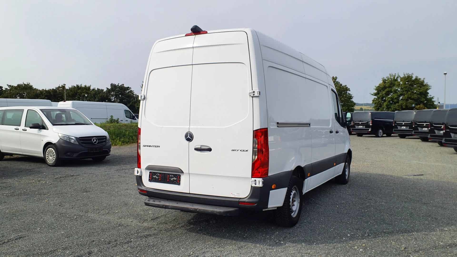 Mercedes-Benz Sprinter Hochraum-Kasten 317 CDI RWD Automatik photo