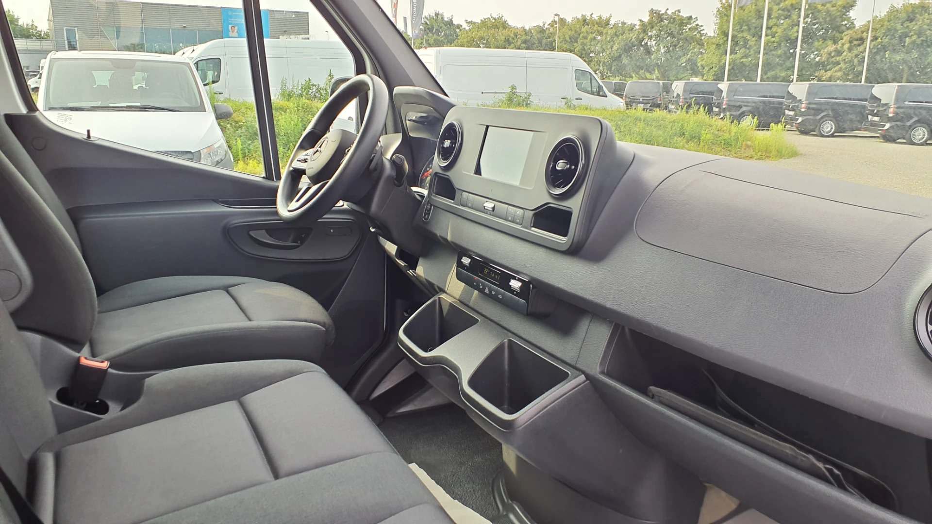 Mercedes-Benz Sprinter Hochraum-Kasten 317 CDI RWD Automatik photo