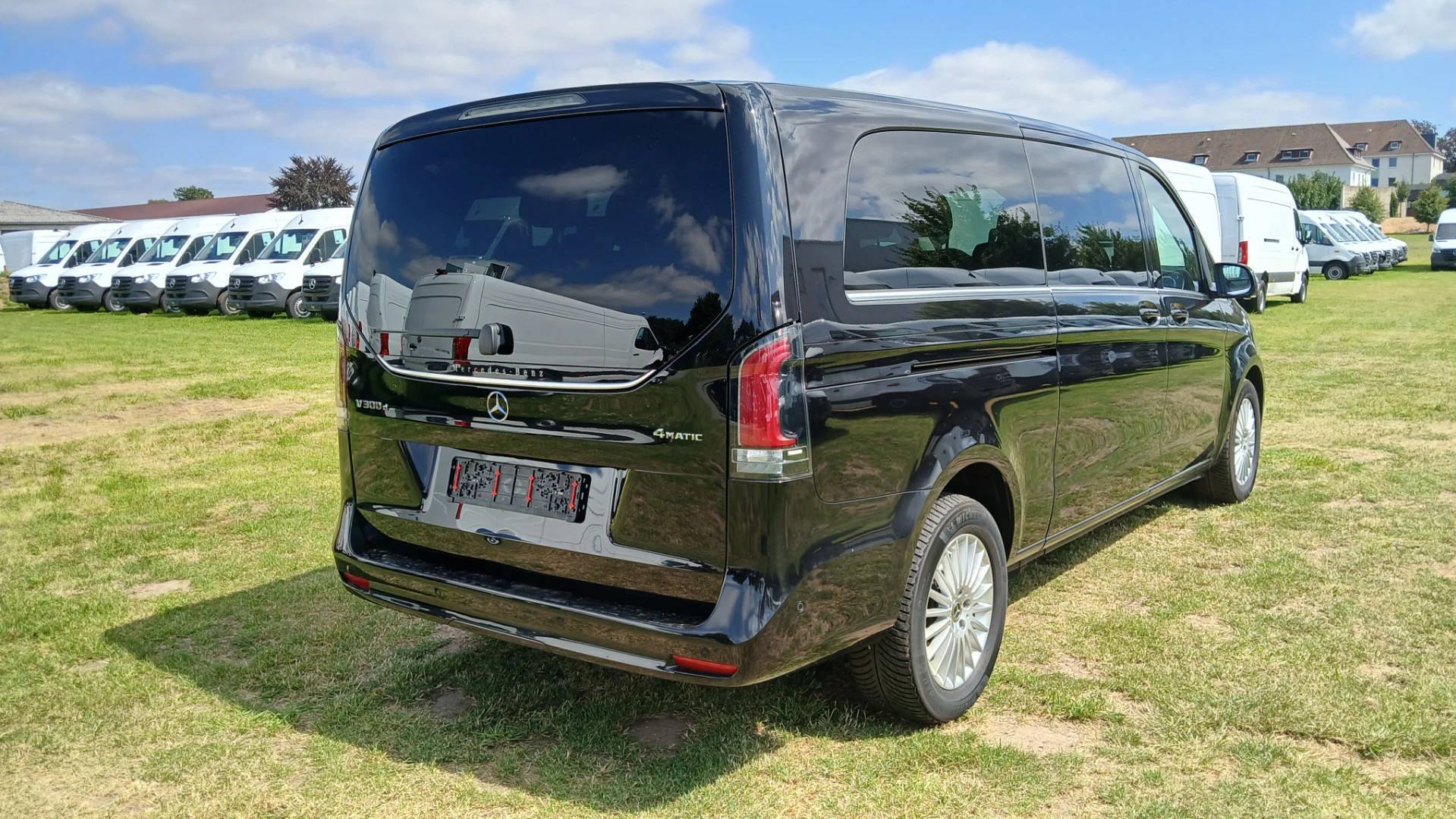 Mercedes-Benz V 300 d extralang 4Matic Automatik photo