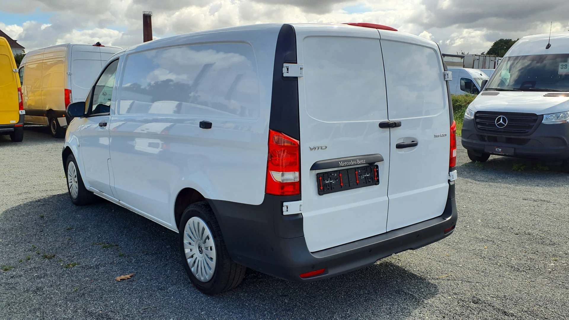 Mercedes-Benz Vito Kasten 116 CDI lang RWD photo