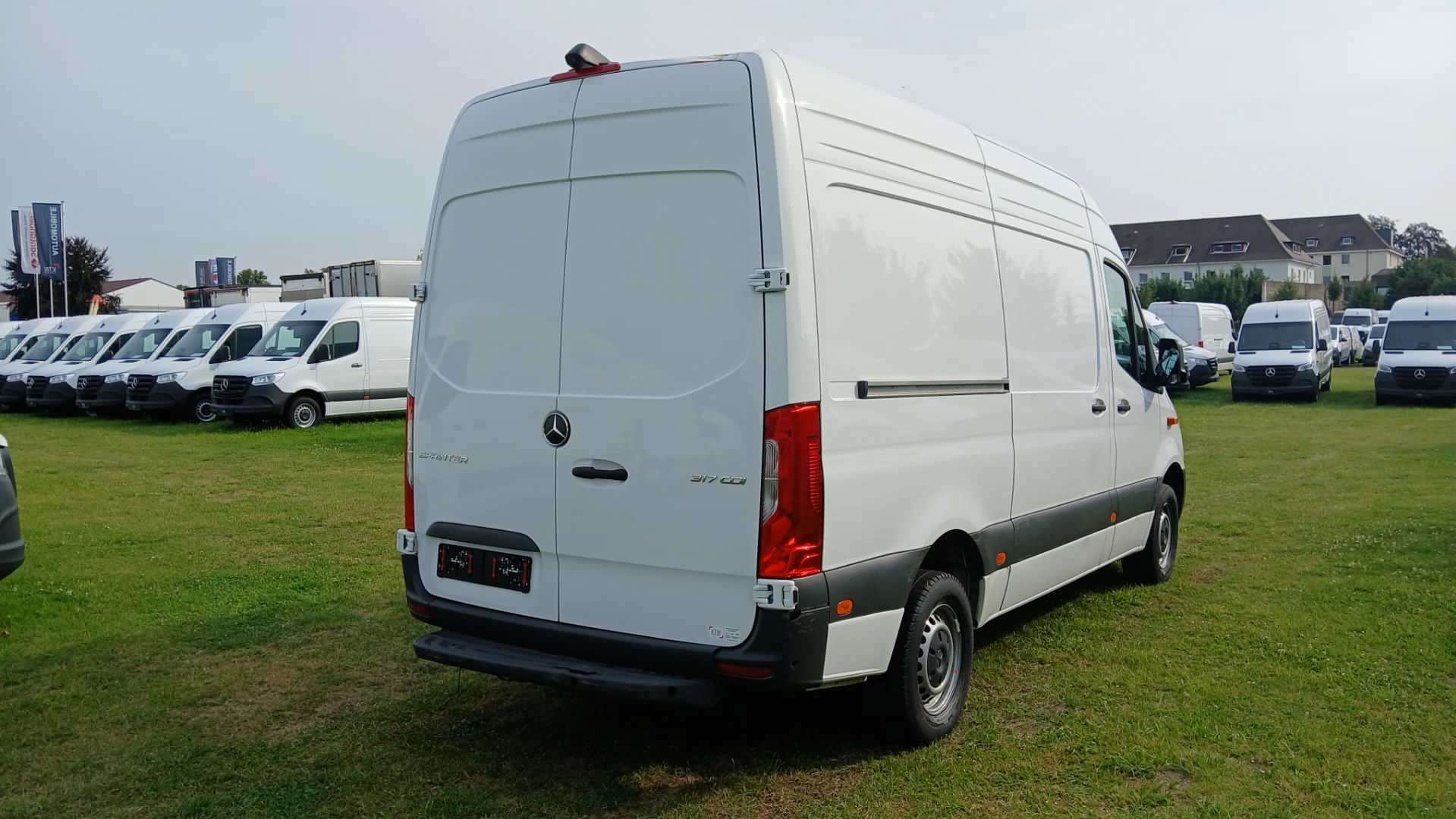 Mercedes-Benz Sprinter Hochraum-Kasten 317 CDI RWD Automatik photo