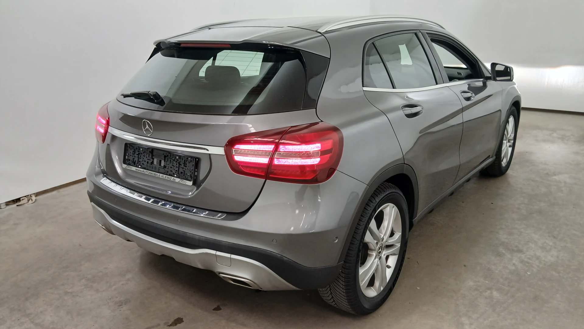 Mercedes-Benz GLA 200 DCT Urban photo