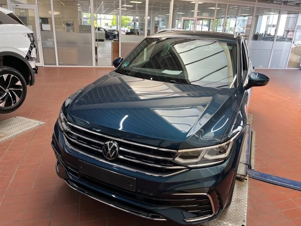 VW Volkswagen Tiguan R-Line 4Motion 2.0 TDI SCR 147kW 7-Gang DSG 4 Türen UVP: 57.830 €