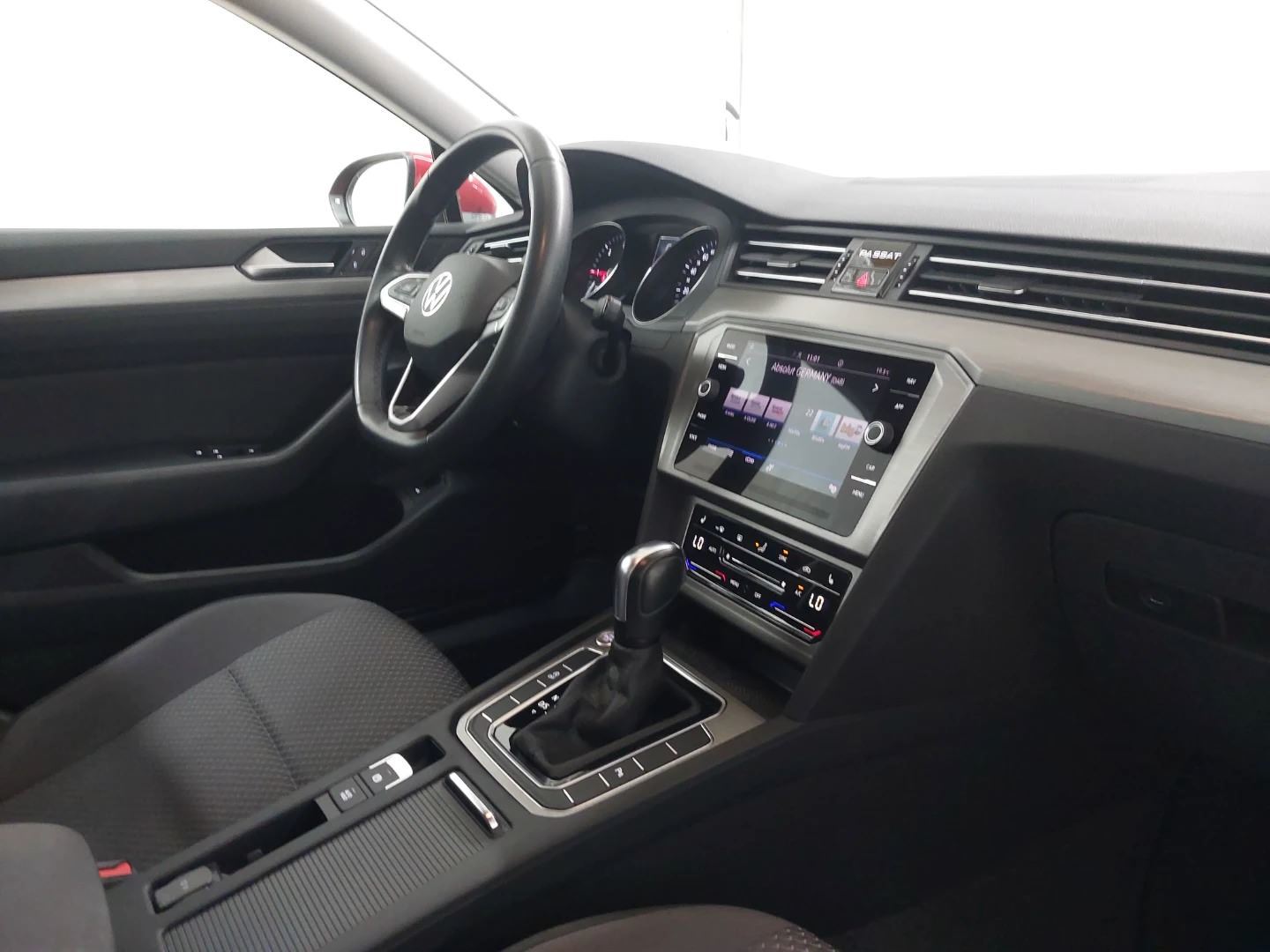 VW Passat Variant 2,0 TDI DSG Conceptline photo