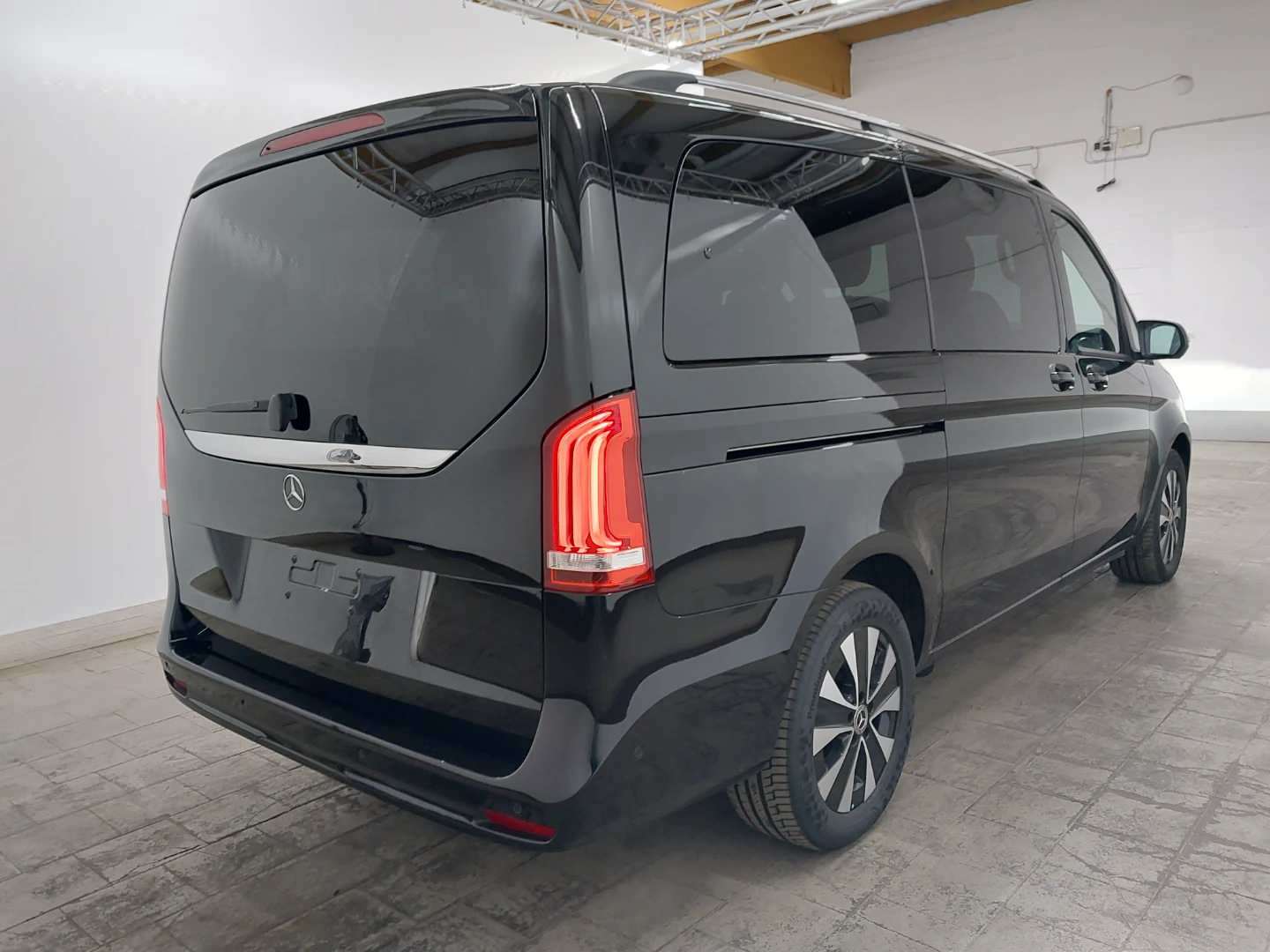 Mercedes-Benz V 300 d 4MATIC lang 9G-Tronic Edition photo