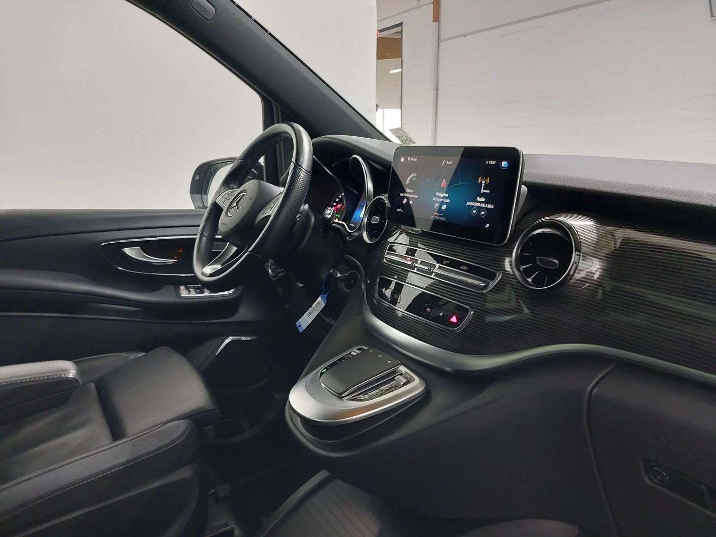 Mercedes-Benz V 300 d 4MATIC lang 9G-Tronic Edition photo