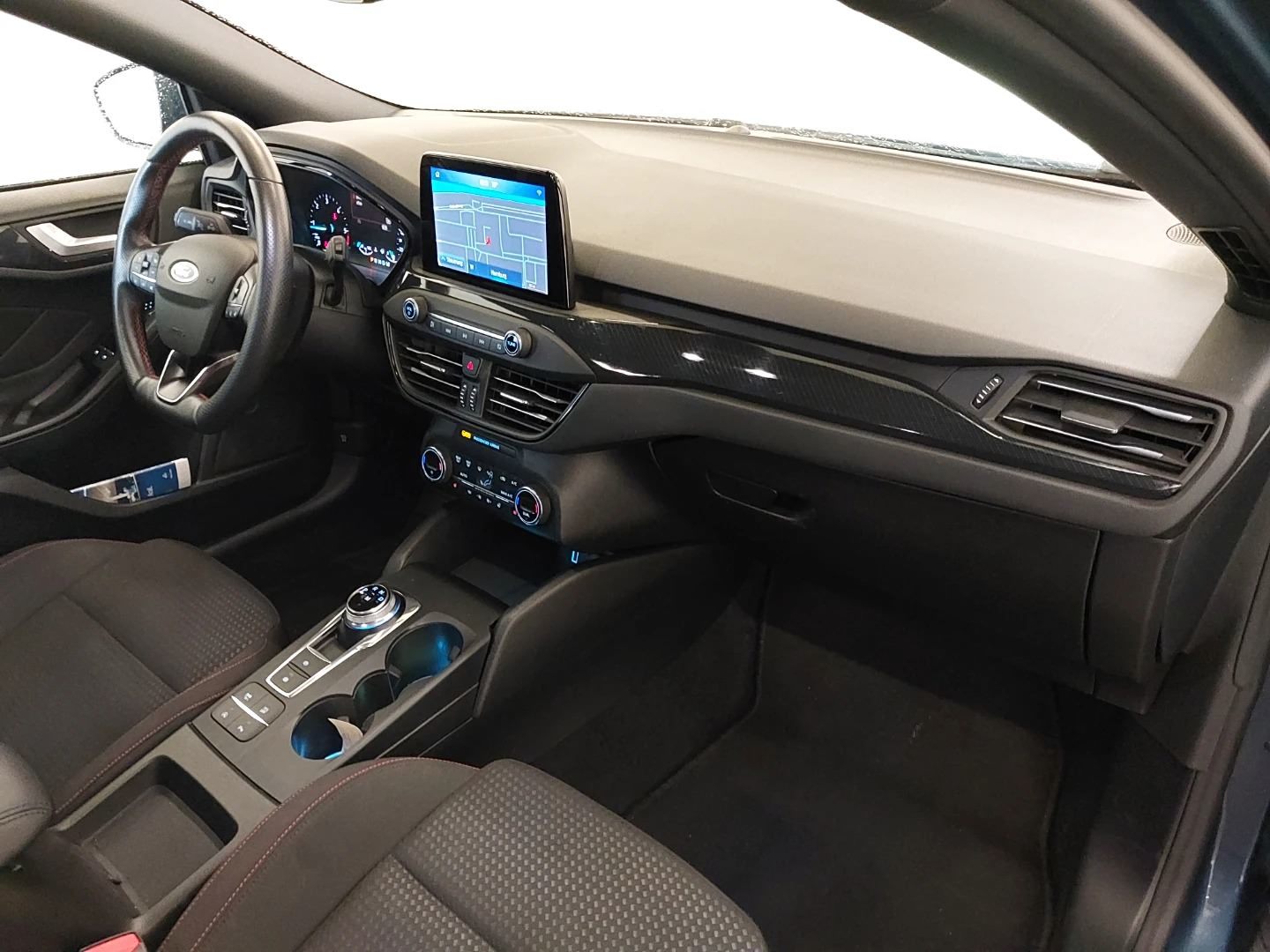 Ford Focus Turnier 2,0 EcoBlue Automatik ST-Line photo