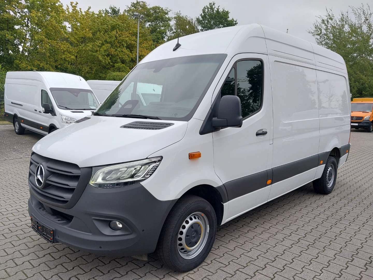 Mercedes-Benz Sprinter Kasten L2 PRO 317 CDI RWD 9G-TRONIC LED High Performance, MBUX