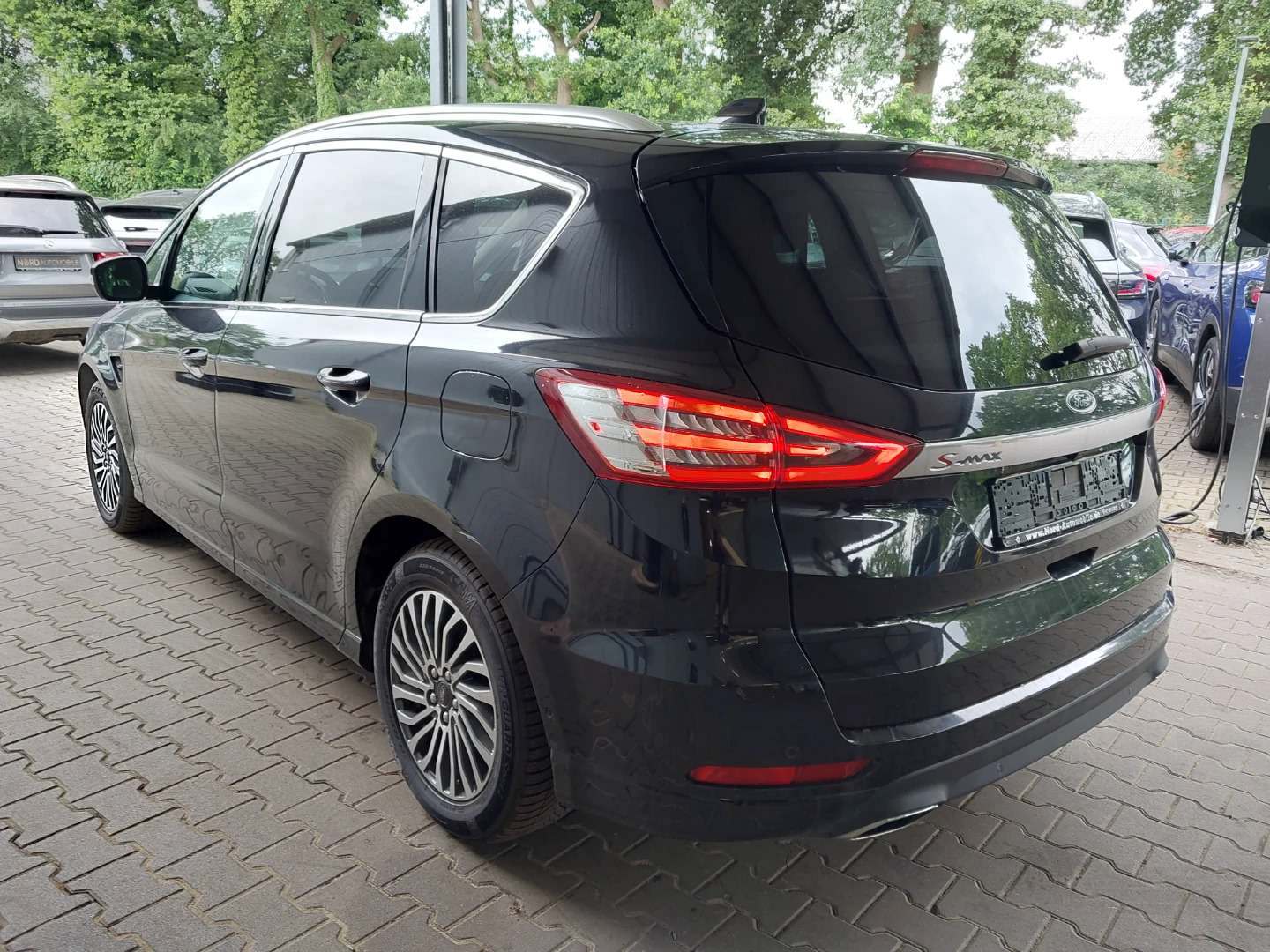 Ford S-MAX 2,0 TDCI EcoBlue Automatik Titanium photo