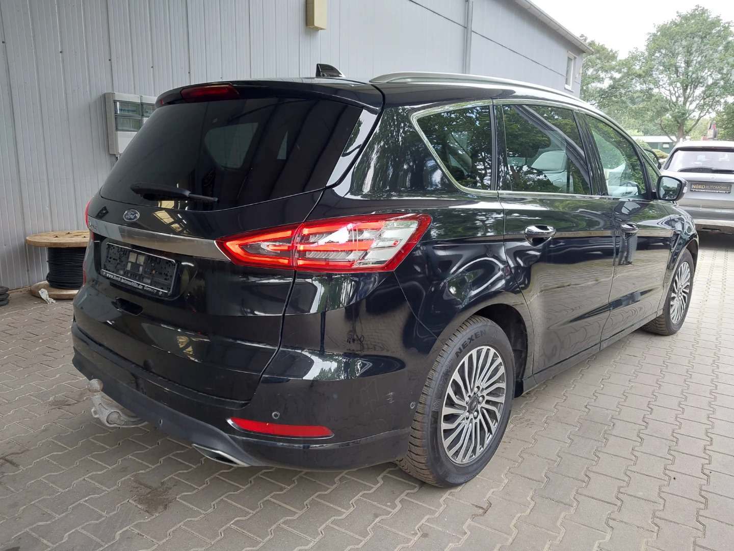 Ford S-MAX 2,0 TDCI EcoBlue Automatik Titanium photo