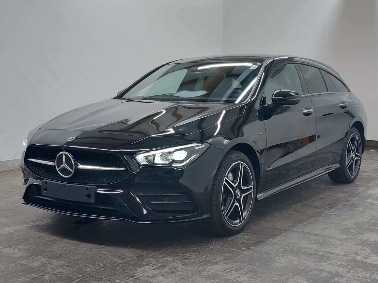 Mercedes-Benz CLA 250e 8G-DCT Shooting Brake AMG Line