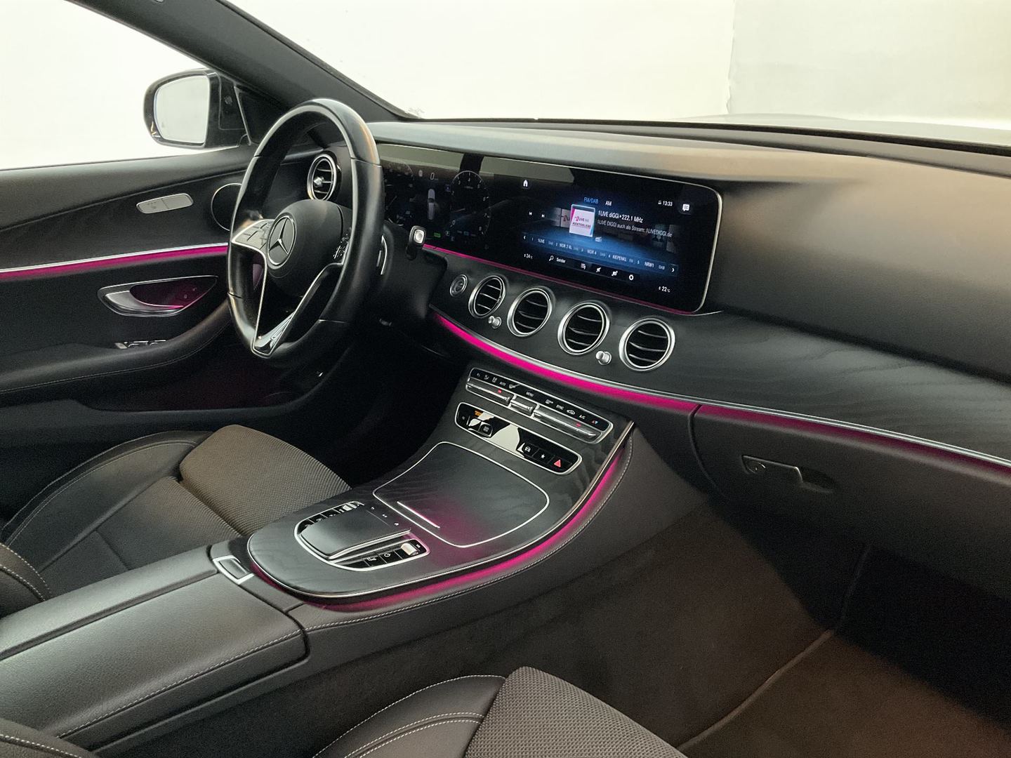 Mercedes-Benz E 200 T 9G-TRONIC Avantgarde photo