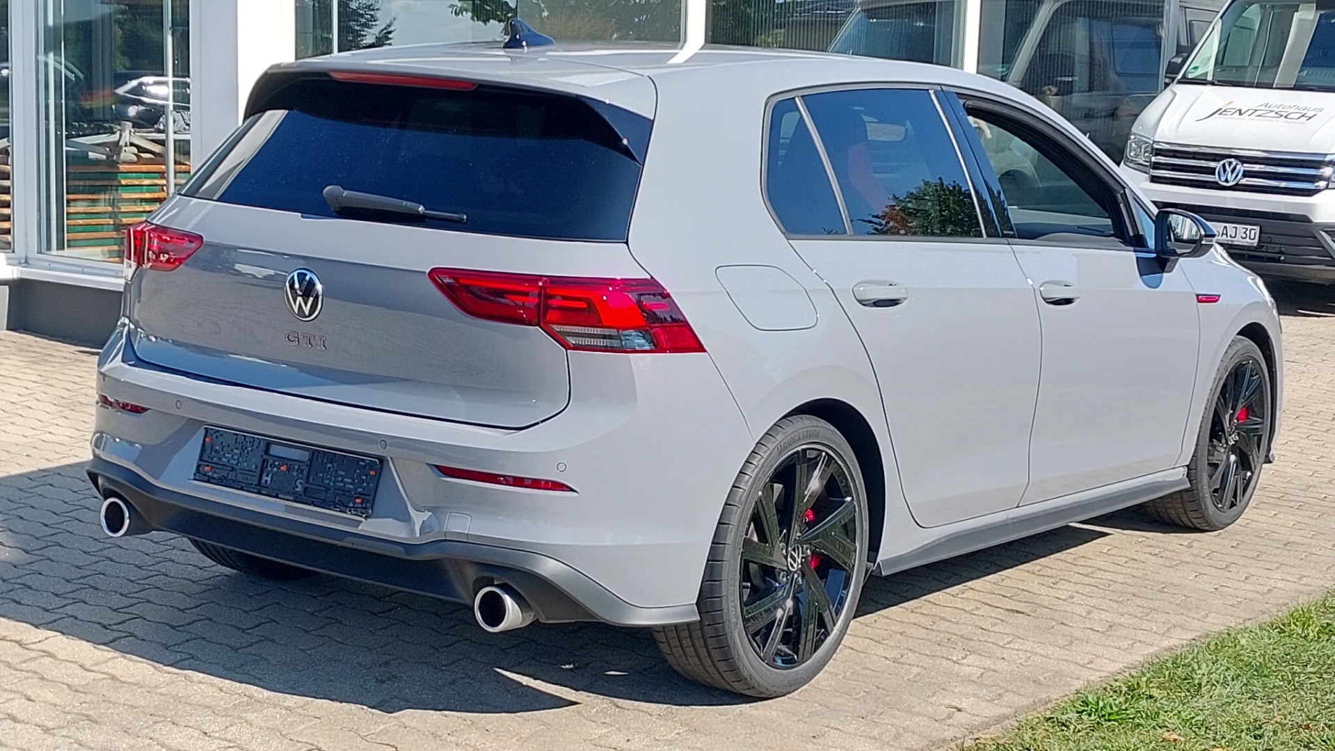 VW Golf GTI 2,0 TSI DSG photo