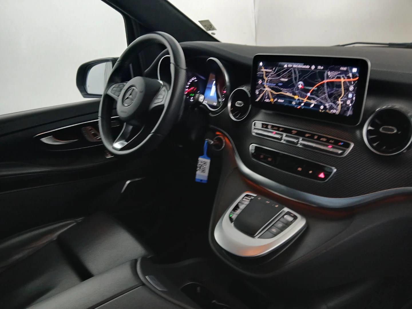 Mercedes-Benz V 300 d lang 9G-TRONIC EXCLUSIVE EDITION photo
