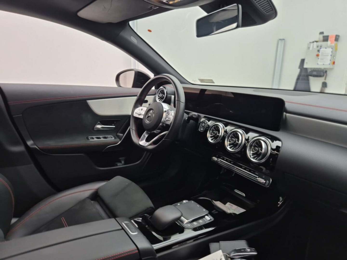 Mercedes-Benz CLA Shooting Brake 180 Business Sol. AMG AUT. photo