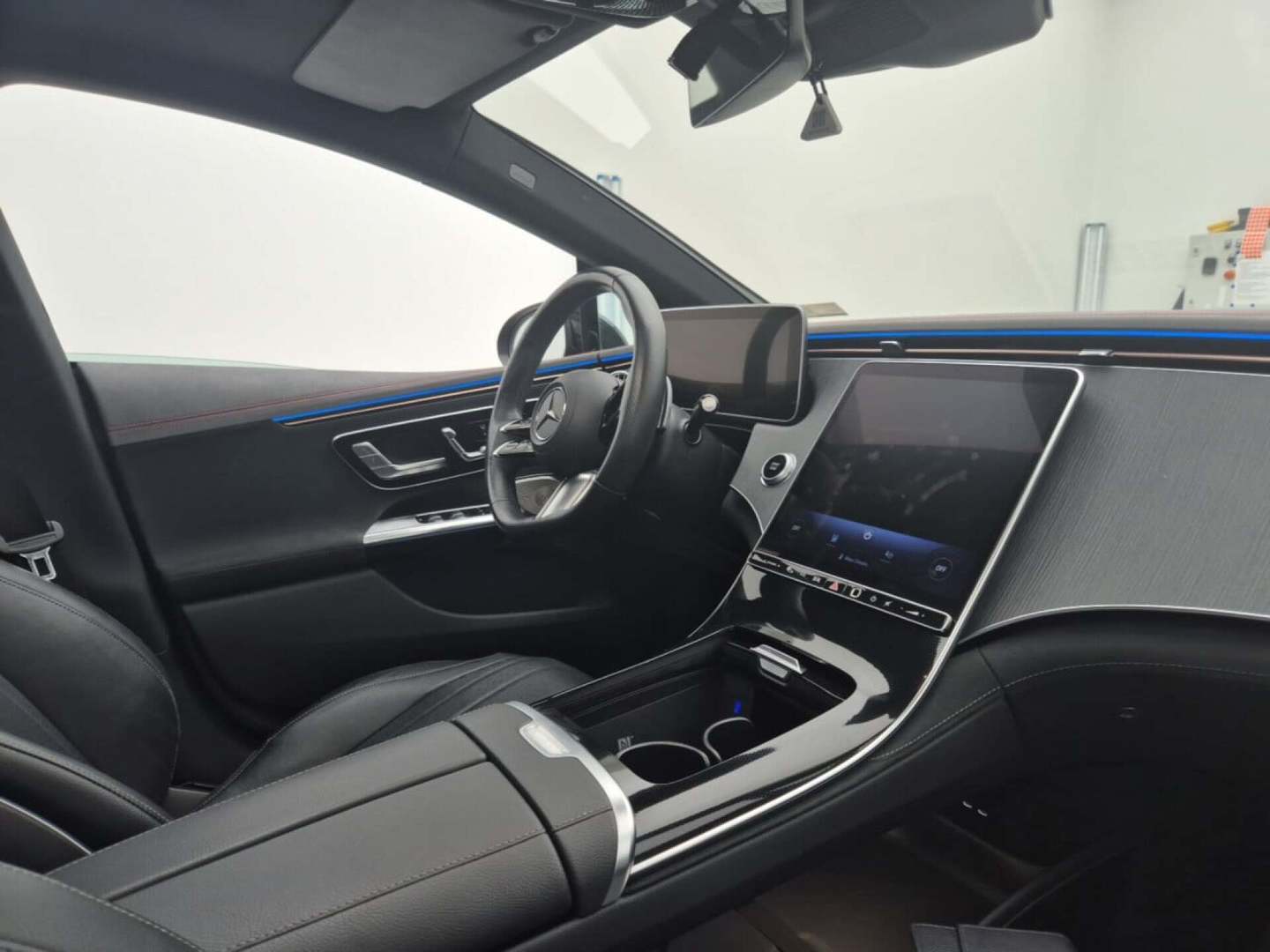 Mercedes-Benz EQE 350 AMG-Line photo