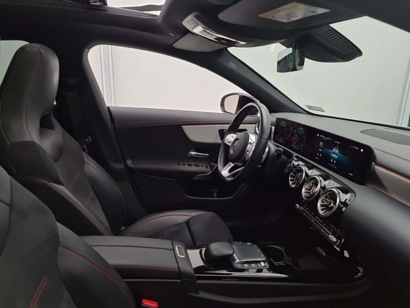 Mercedes-Benz CLA 200 Bns Sol. AMG AUT photo