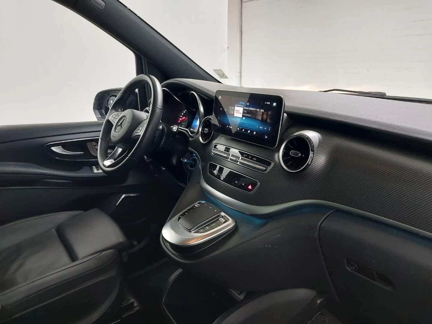 Mercedes-Benz V 300 d lang 4MATIC 9G-TRONIC Avantgarde photo