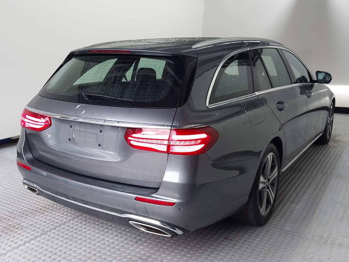 Mercedes-Benz E 450 T 4MATIC 9G-TRONIC Avantgarde photo