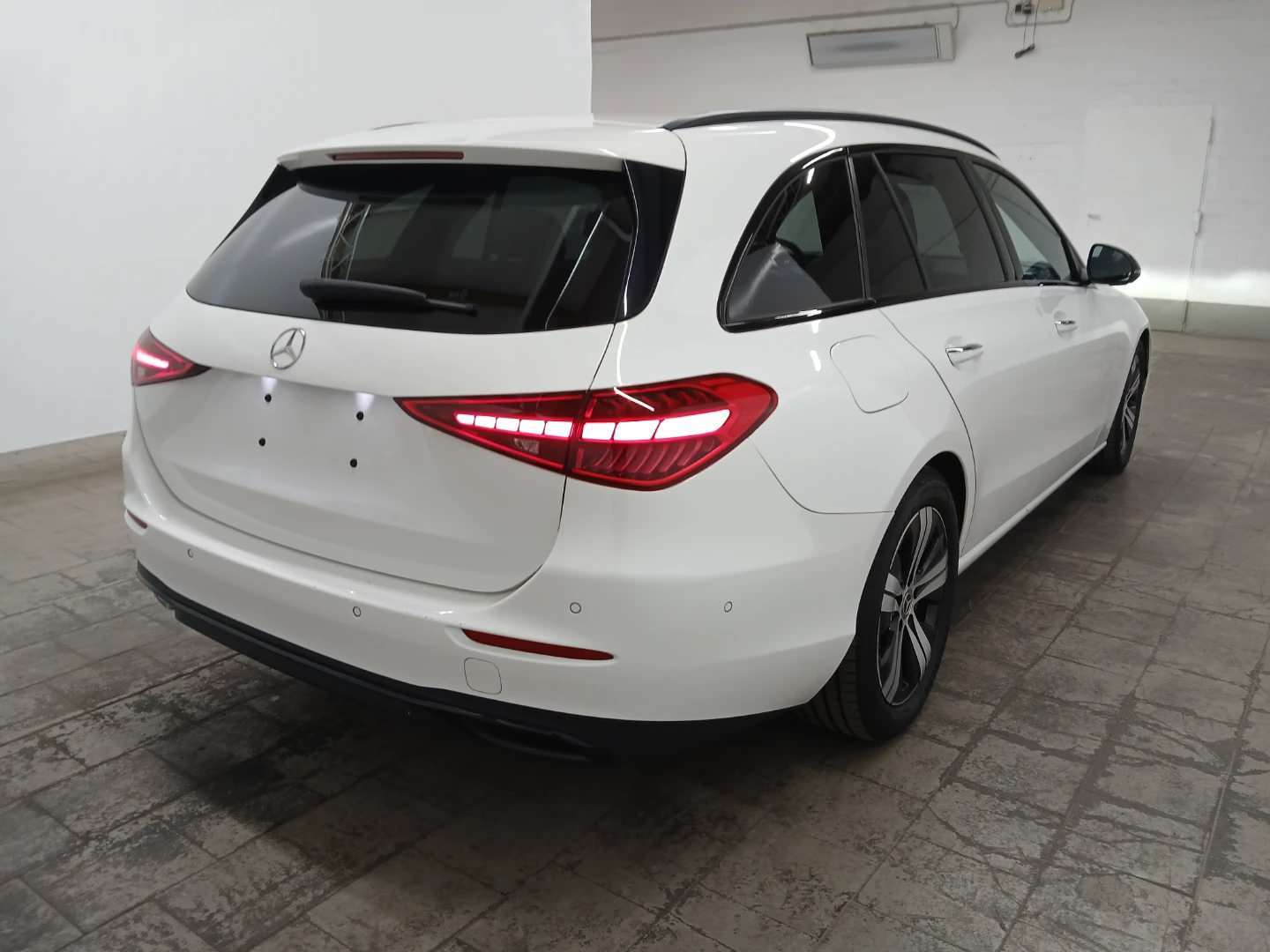 Mercedes-Benz C 220 d T 9G-TRONIC Avantgarde photo