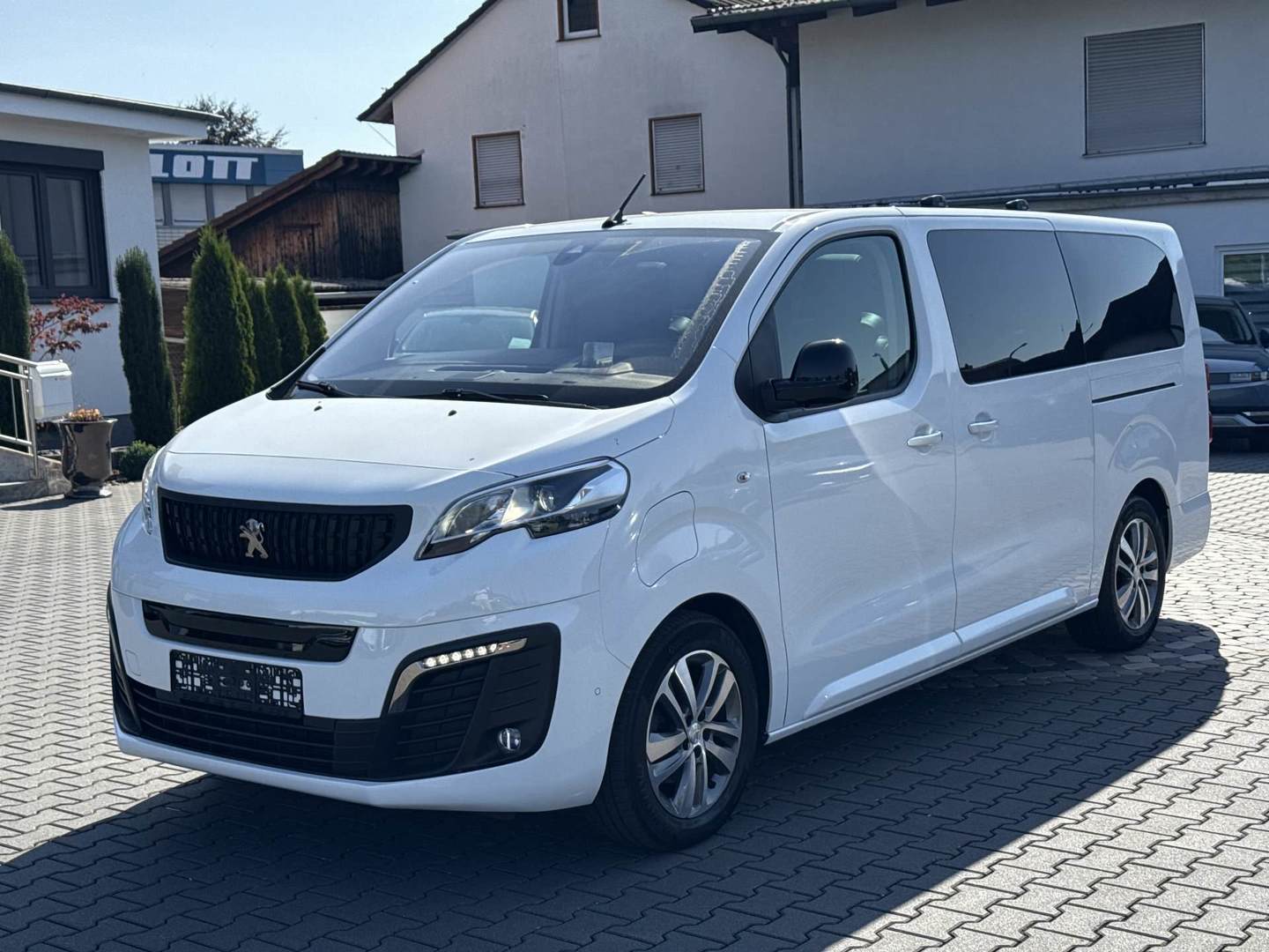 Peugeot e-Traveller L3 Allure