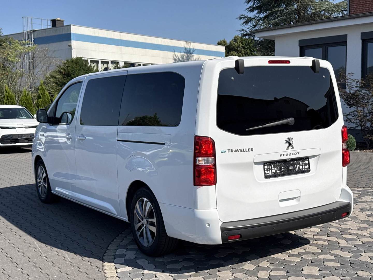Peugeot e-Traveller L3 Allure photo