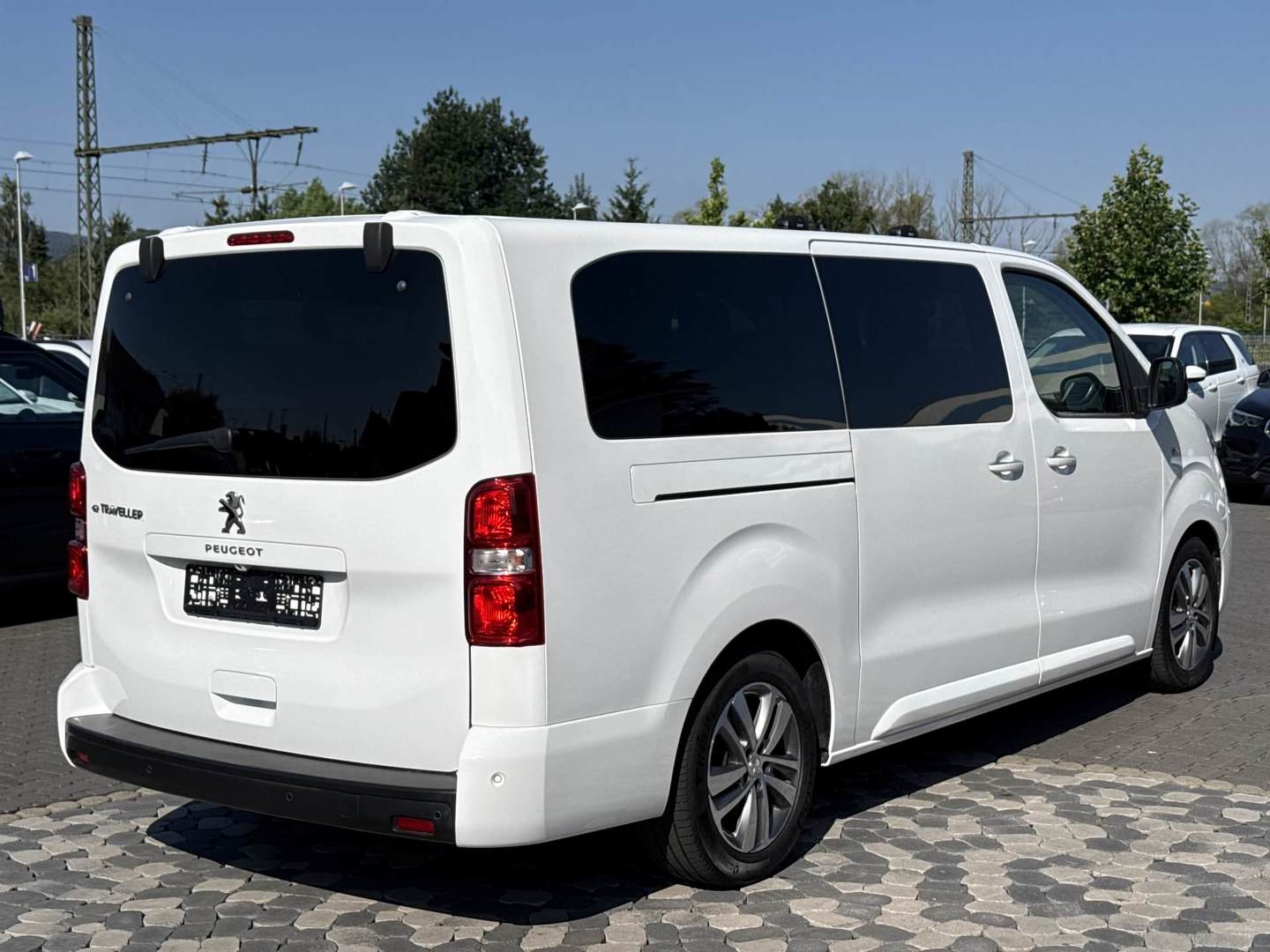 Peugeot e-Traveller L3 Allure photo