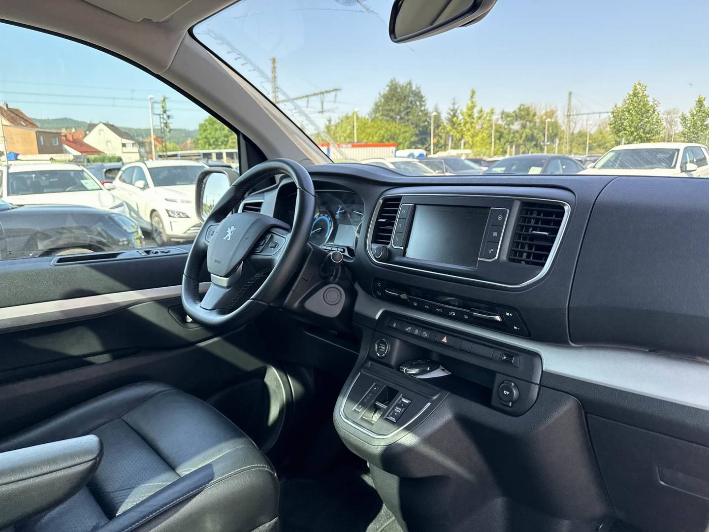 Peugeot e-Traveller L3 Allure photo
