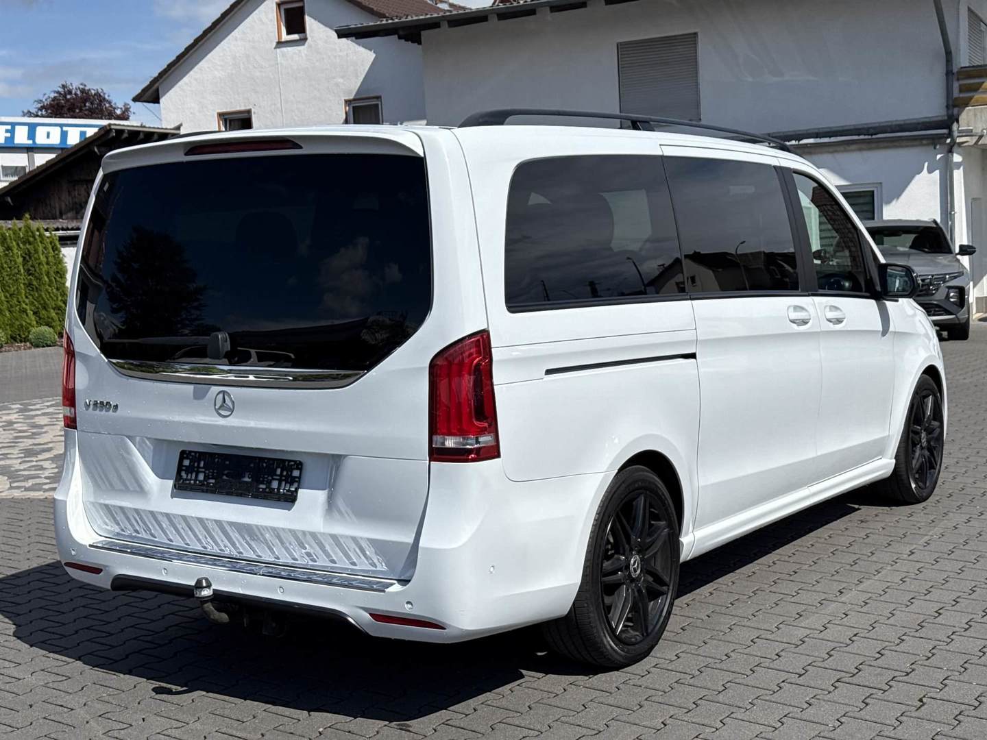 Mercedes-Benz V 250d lang 9G-TRONIC Avantgarde photo