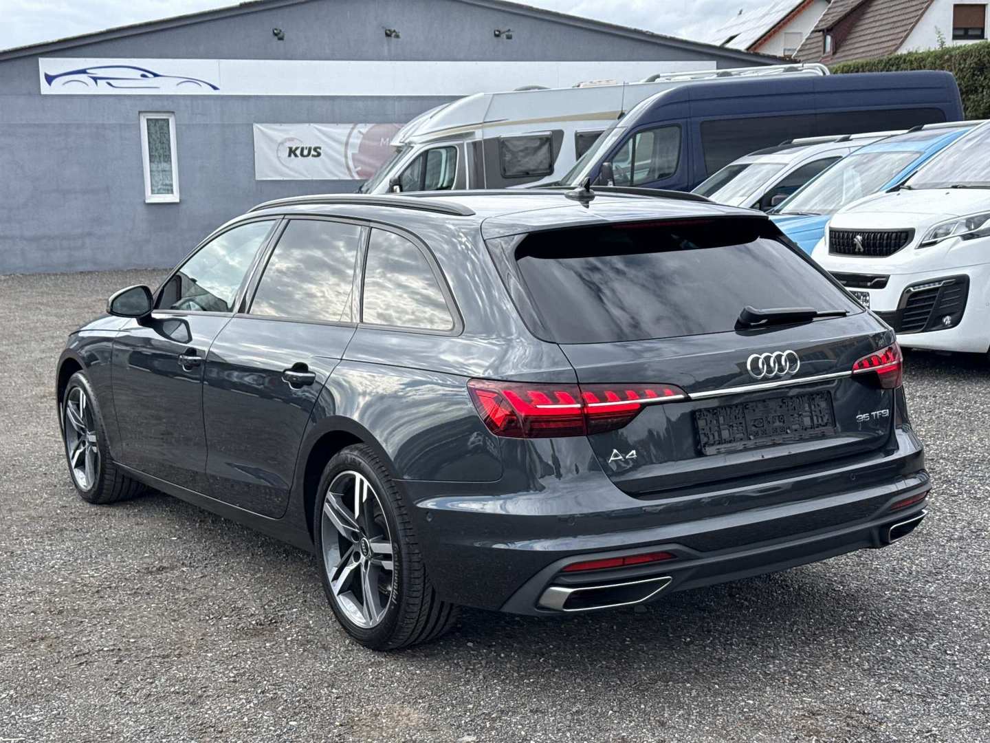 Audi A4 Avant 35 TFSI photo
