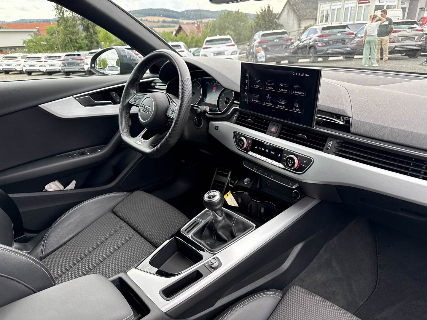 Audi A4 Avant 35 TFSI photo