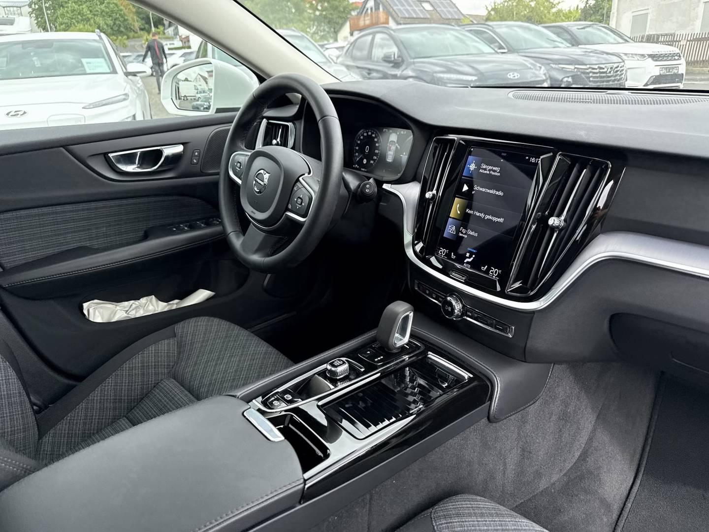 Volvo V60 T6 Recharge AWD Geartronic Inscription Expression photo