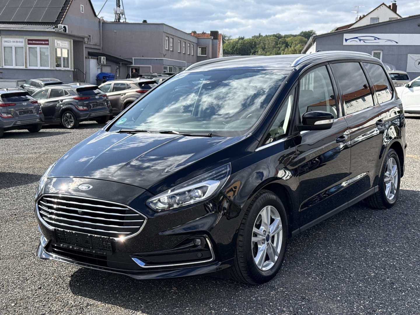 Ford Galaxy Hybrid 2,5 Duratec FHEV Automatik Titanium