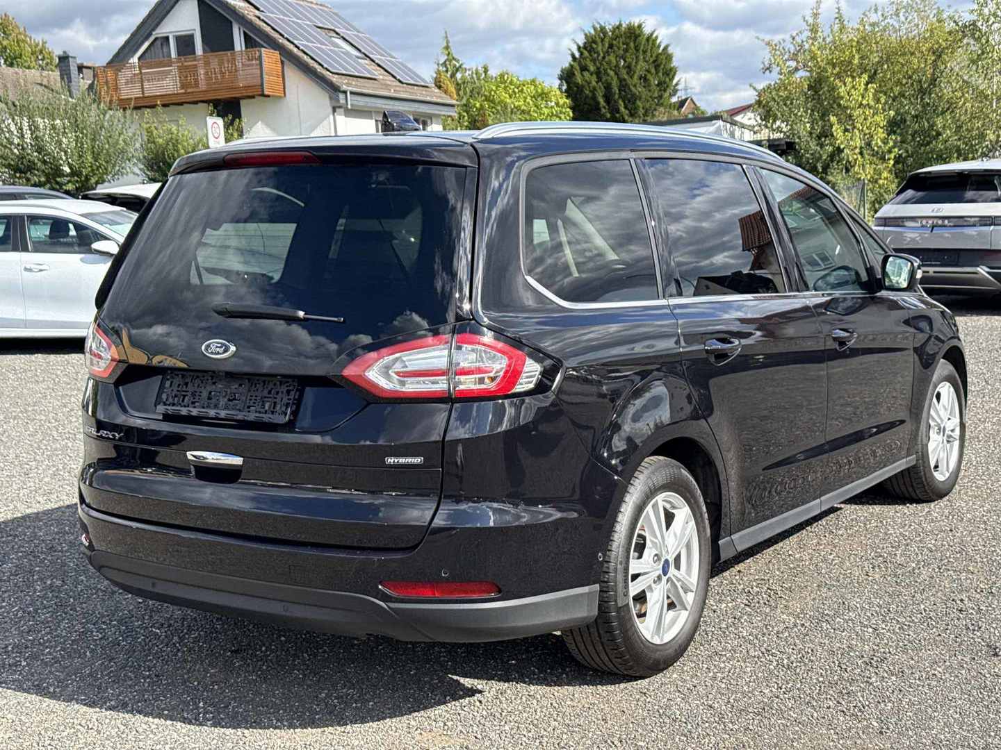 Ford Galaxy Hybrid 2,5 Duratec FHEV Automatik Titanium photo
