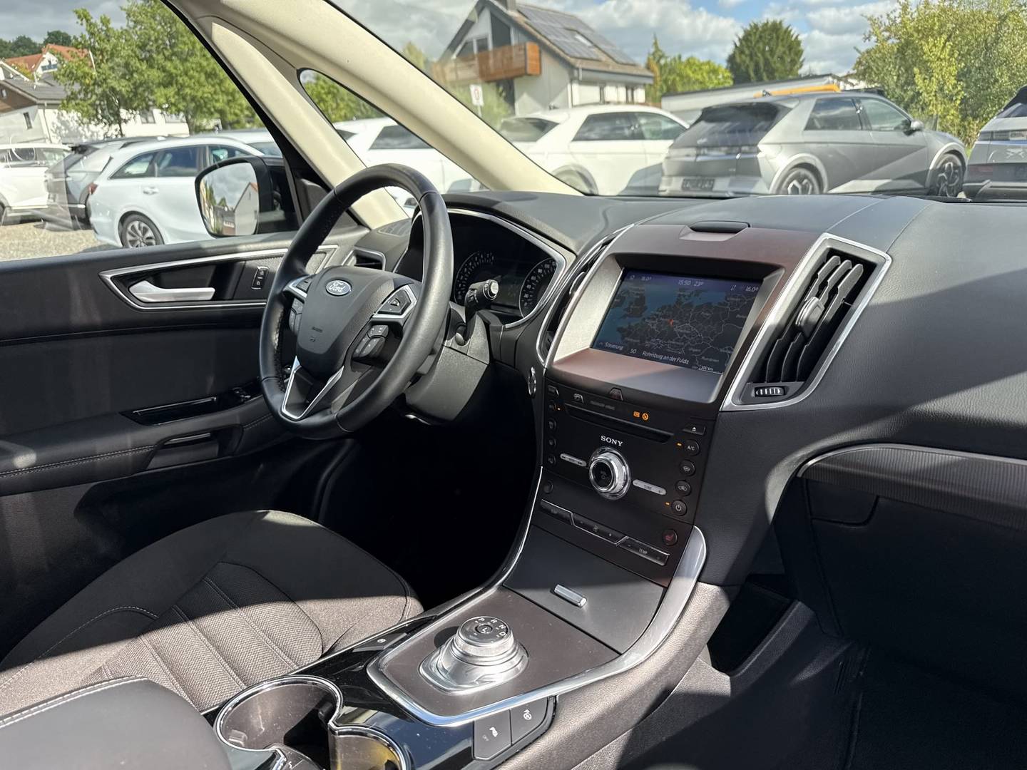 Ford Galaxy Hybrid 2,5 Duratec FHEV Automatik Titanium photo