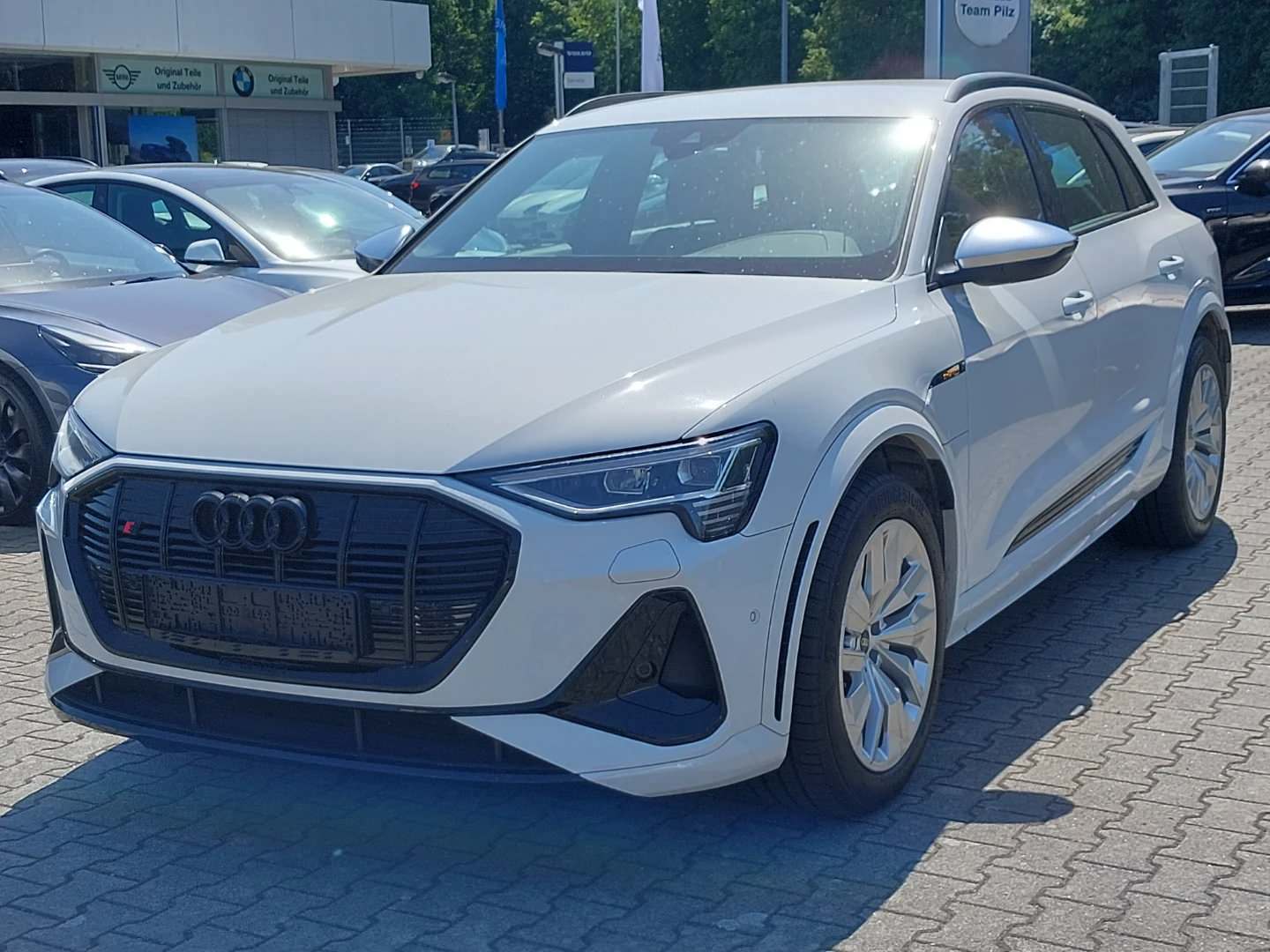 Audi e-tron S quattro