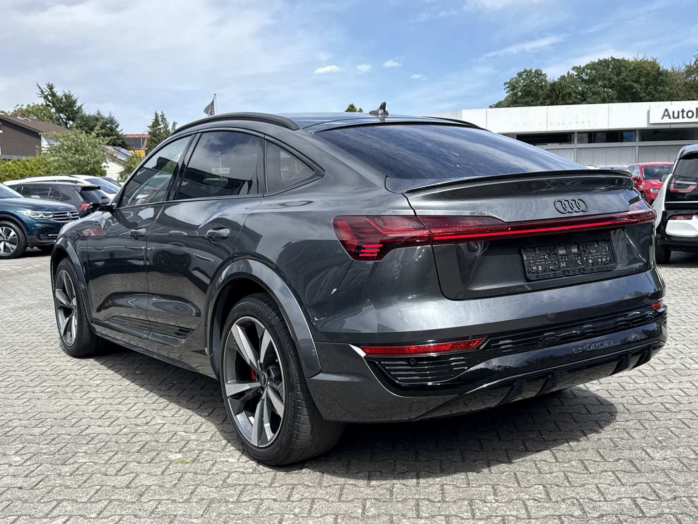Audi SQ8 Sportback e-tron quattro photo