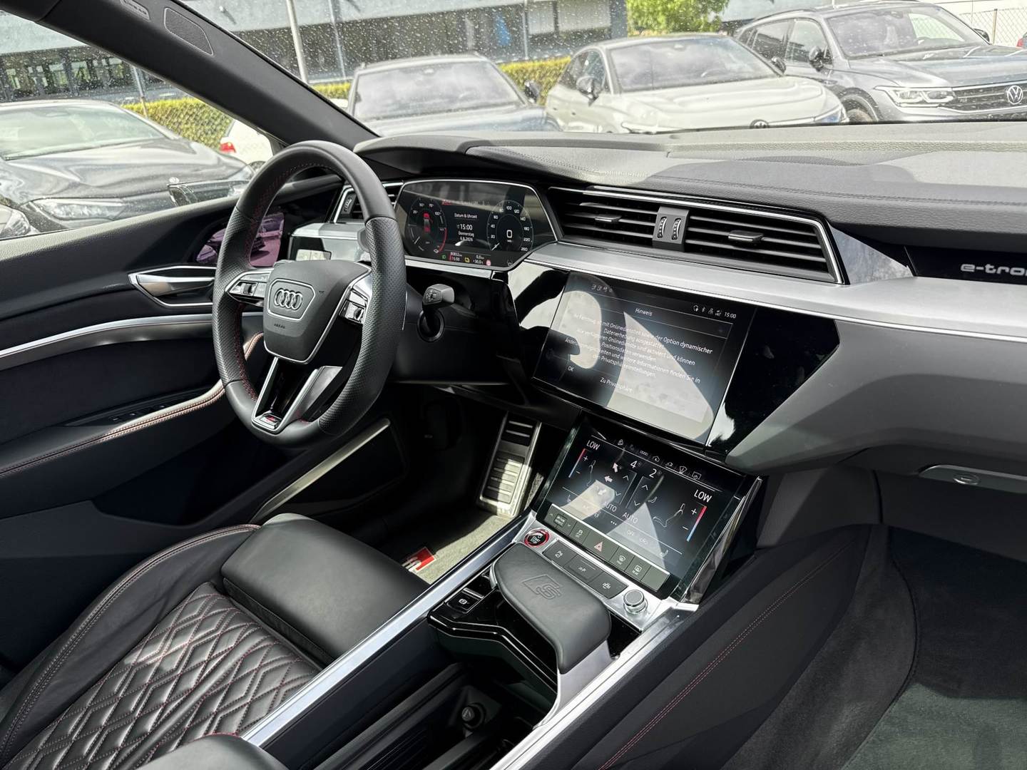 Audi SQ8 Sportback e-tron quattro photo