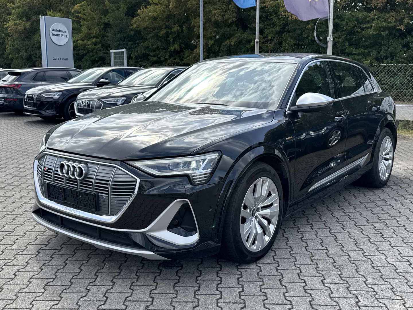 Audi e-tron S quattro