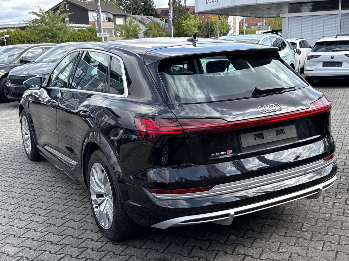 Audi e-tron S quattro photo